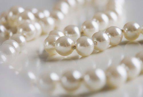 Pflege für Perlen zu Hause: Lagerung, Reinigung und Wiederherstellung