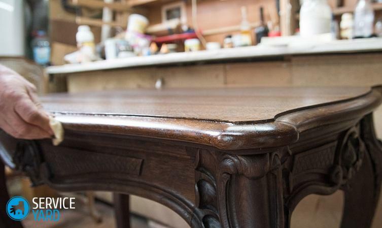 Jak malovat dřevěný stůl?