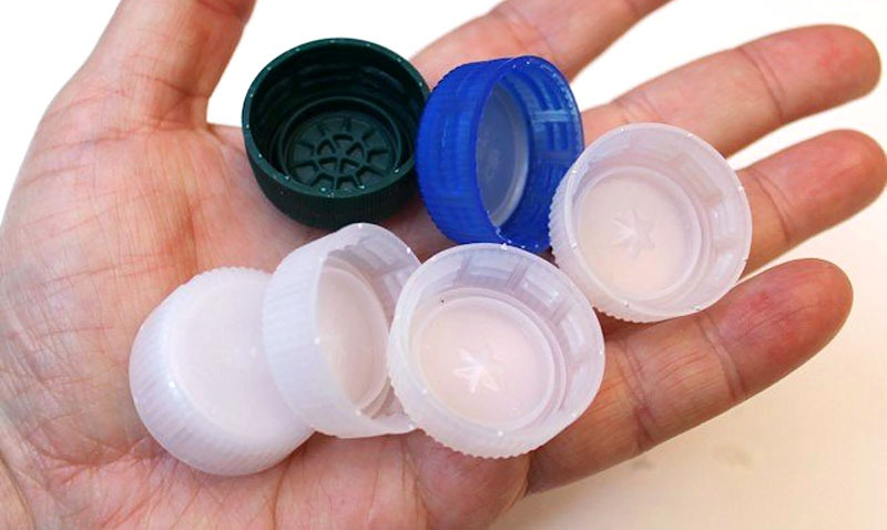 El dispositivo más simple de tapas de botellas de plástico, ideas, consejos.