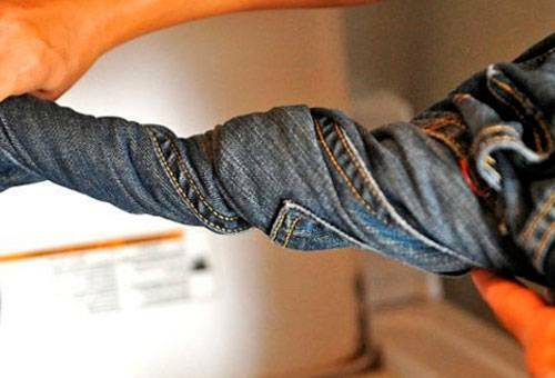 How to quickly dry your jeans after washing at home?