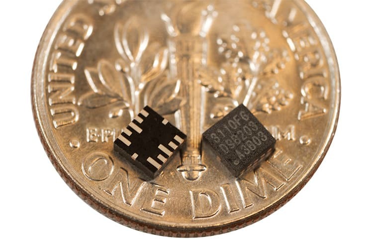 Veľkosť čipu je minimalizovaná, aby sa zmestil do tenkého tela smartfónu