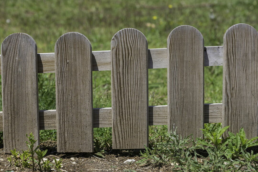 recinzione decorativa in legno