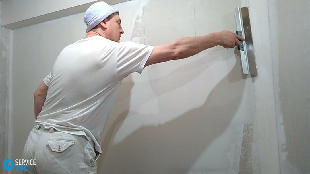 Cloison sèche sur les murs avec vos propres mains sous le papier peint