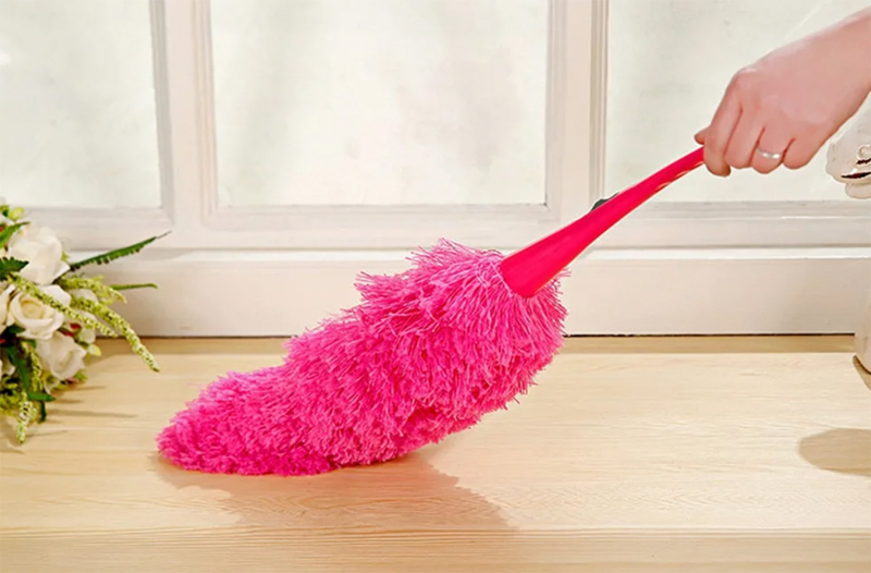 In fact, walking around the apartment with the pipidaster is enough for 5 minutes. But you will always have cleanliness, and not only on the day of general cleaning.