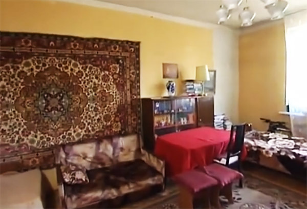Im Vergleich zu Nikolais alter Wohnung, in der er vor Ruhm und guten Verdiensten lebte, sieht das Sotschi-Kopekenstück aus wie echte Villen.