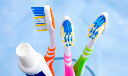How to choose a toothbrush - the advantages and disadvantages of varieties