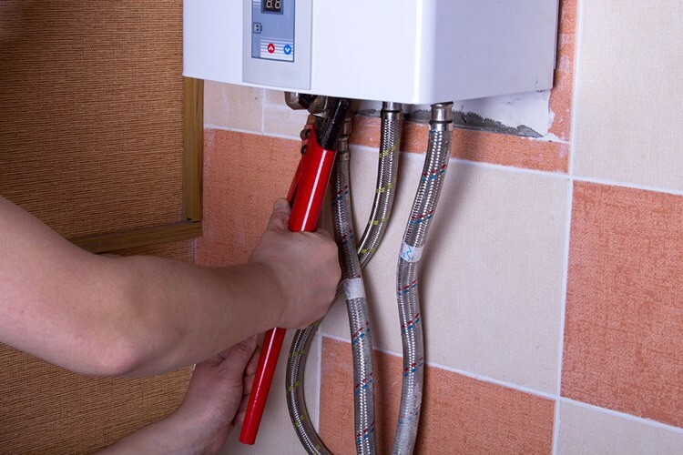 Chaque chauffage au gaz est équipé d'un robinet de vidange, mais celui-ci ne doit être utilisé que lors du démontage de l'équipement.