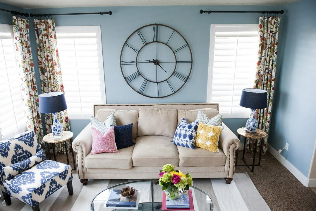 Come decorare la parete del soggiorno sopra il divano: come decorare la mensola nell'ingresso, foto di arredamento