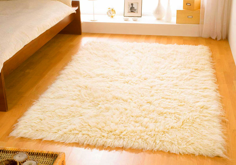 Co położyć na podłogę zamiast banalnego dywanu, pomysły, porady