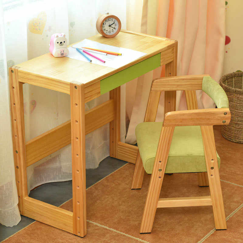 otroška lesena miza
