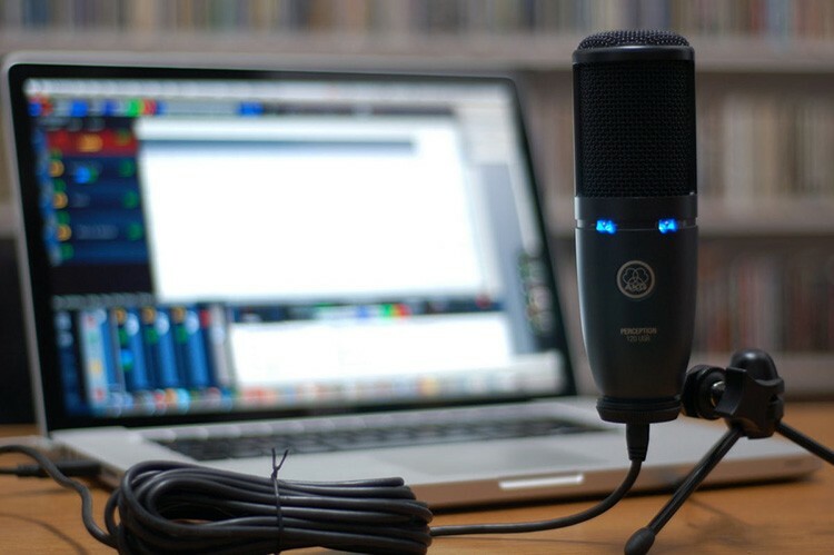 Wenn eine Reparatur des Mikrofons nicht möglich ist, ist es besser, ein externes Gerät mit einer Webcam zu verwenden.