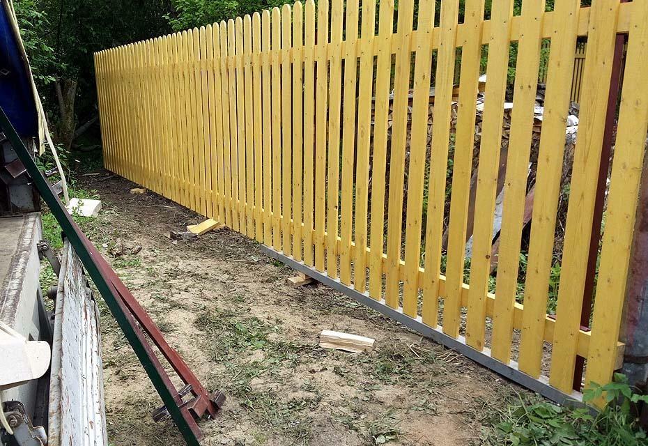 Instalace dřevěného plotového plotu svépomocí