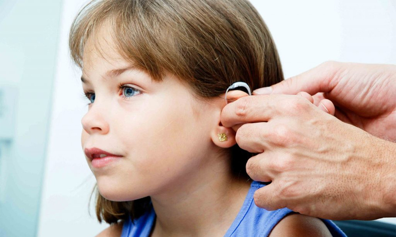 Hvordan velge høreapparat til eldre - råd fra spesialister