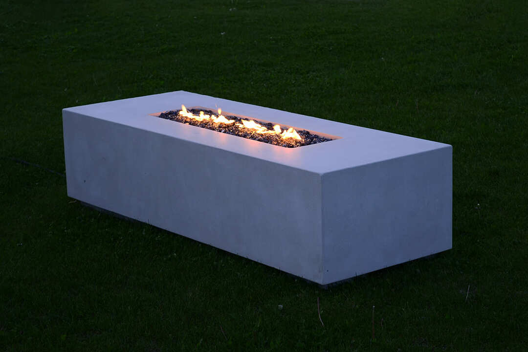 Outdoor gas fireplaces made of concrete - a new trend in site arrangement