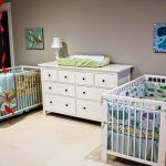 מיטת תינוק לתאומים: היתרונות והחסרונות של דגמים