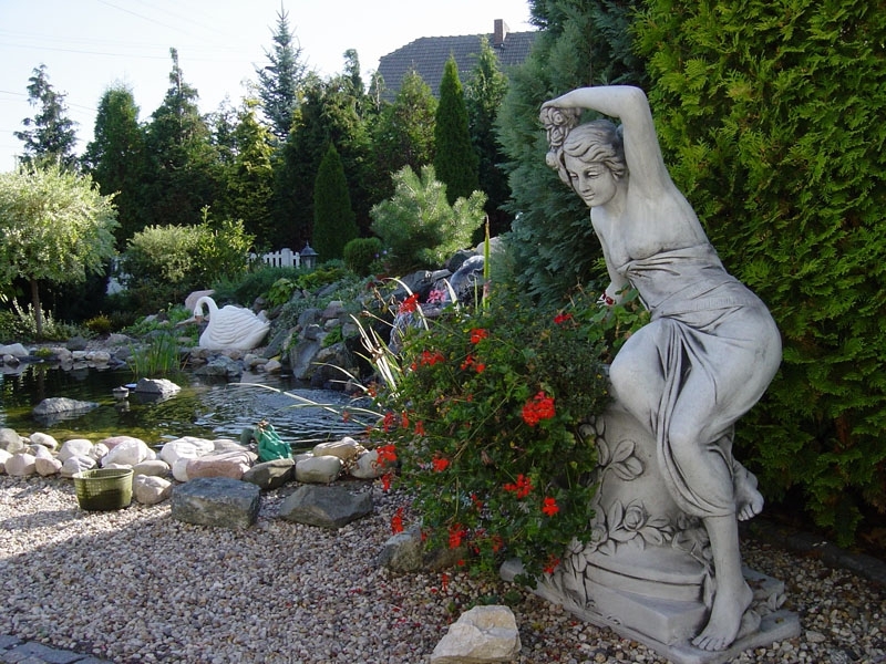 klasszikus kerti szobrok