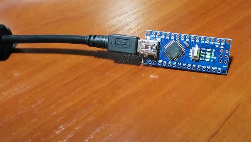 Do-it-yourself-Ultraschall-Entfernungsmesser basierend auf Arduino: Details, Programmierung, Montagealgorithmus