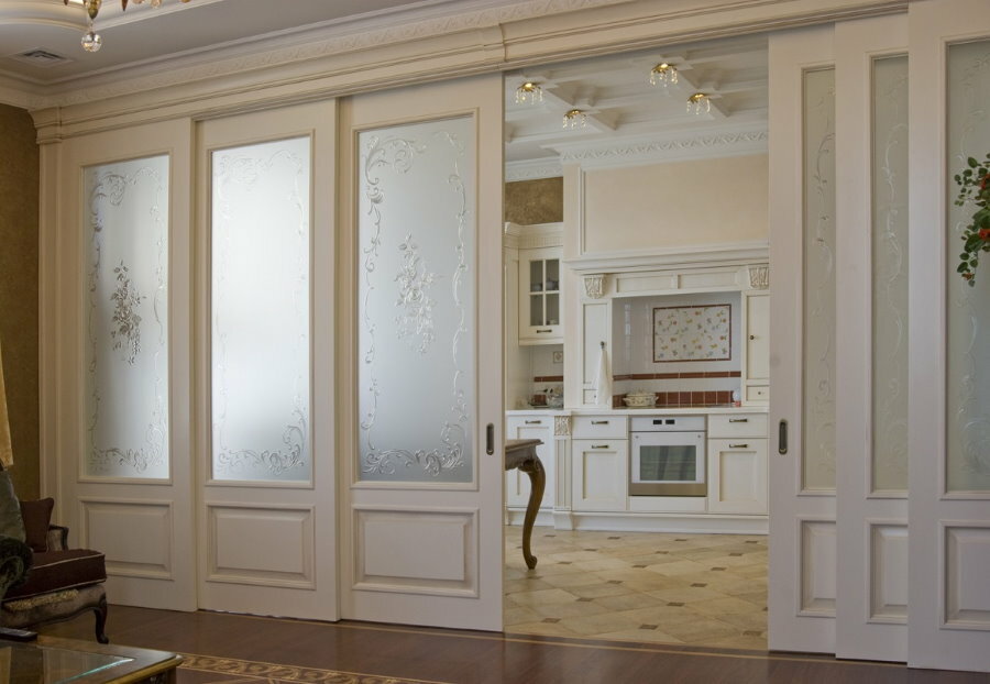 Posuvné dvere do luxusného interiéru v klasickom štýle